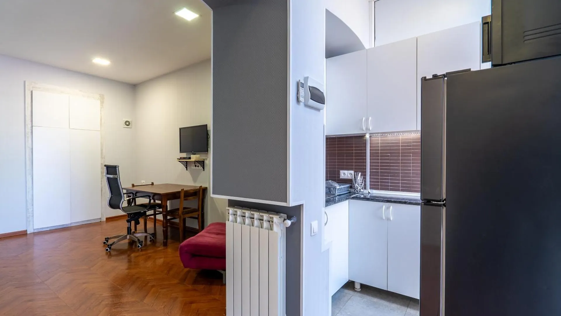 Grey Apartment Old ティビリシ